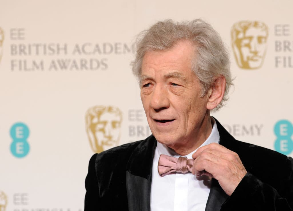 Como Dame Maggie Smith, Ian McKellan tiene un título de caballero y un Compañero de Honor.