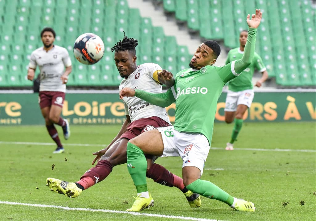 La jornada 24 del futbol francés cerró con 7 victorias, Stade Brestois 29 venció 2-1 a Bordeaux, Montpellier se impuso en casa 4-2 al Dijon, Nimes Olympique perdió en su estadio 3-4 frente al Mónaco, Nice goleó 3-0 a Angers, Sain Etienne se impuso por la mínima a Metz, Nantes cayó en casa frente al líder Lille 0-2 y el PSG salió victorioso en su visita al Olympique de Marseille.
