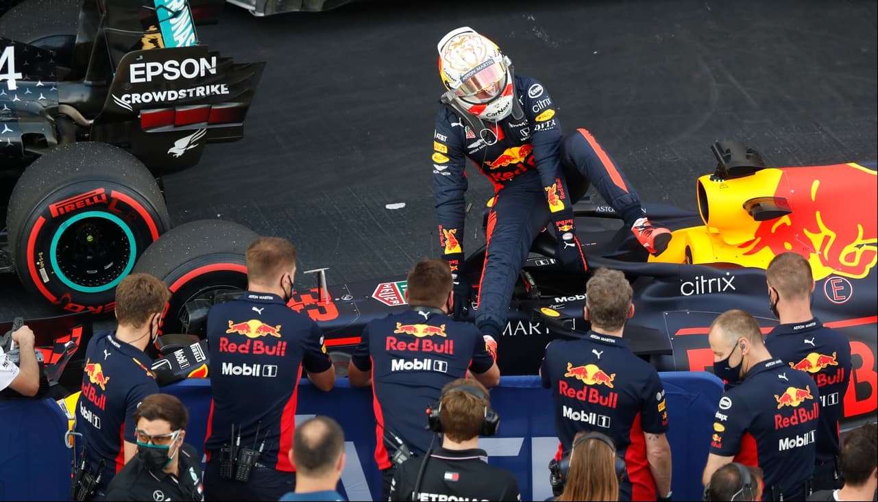 Verstappen y Bottas saldrán en la segunda y tercera posición, respectivamente. Ricciardo, Sainz, Ocon, Norris, Gasly y Albon, completan los primeros 10; Stroll arrancará en 13.