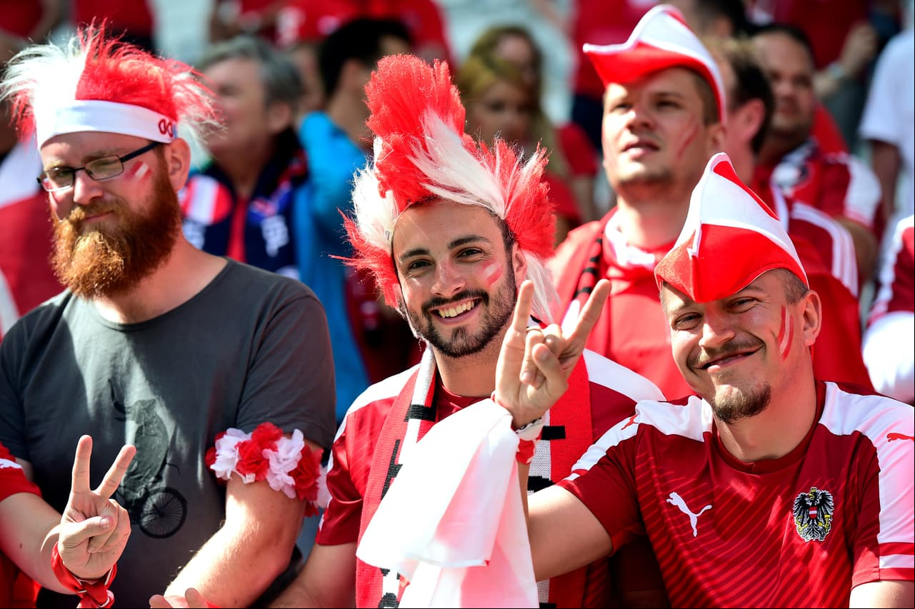 En rojo y blanco, los colores de Austria.