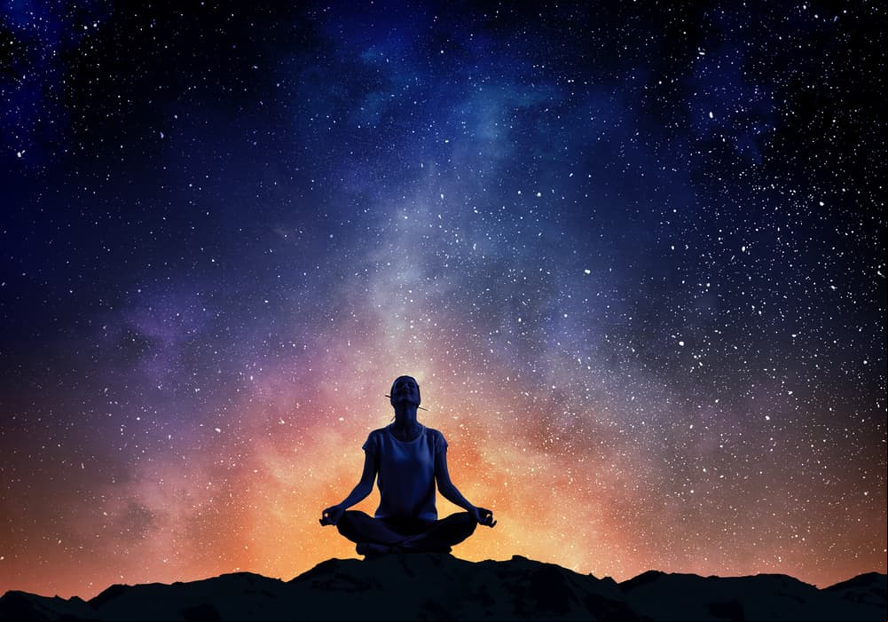 <b>¿Cómo actuar en esos casos?</b>
<br>Recuerda el viejo adagio de la astrología “las estrellas inclinan, pero no obligan”. Esto quiere decir claramente que una posición astral específica no indica necesariamente que algo vaya a ocurrir, bueno o malo, sino que existe esa propensión, esa tendencia y que al conocerla debemos trabajar sobre nosotros mismos para canalizarla.