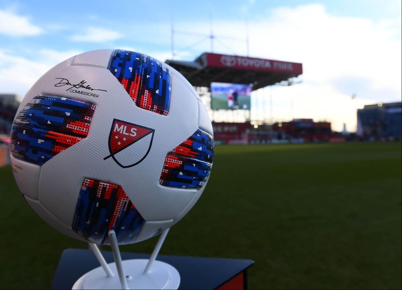 Fabricado con materiales sostenibles y con un diseño retocado con respecto a ediciones anteriores, este es el balón con el que Atlanta United ganó la campaña de 2018.