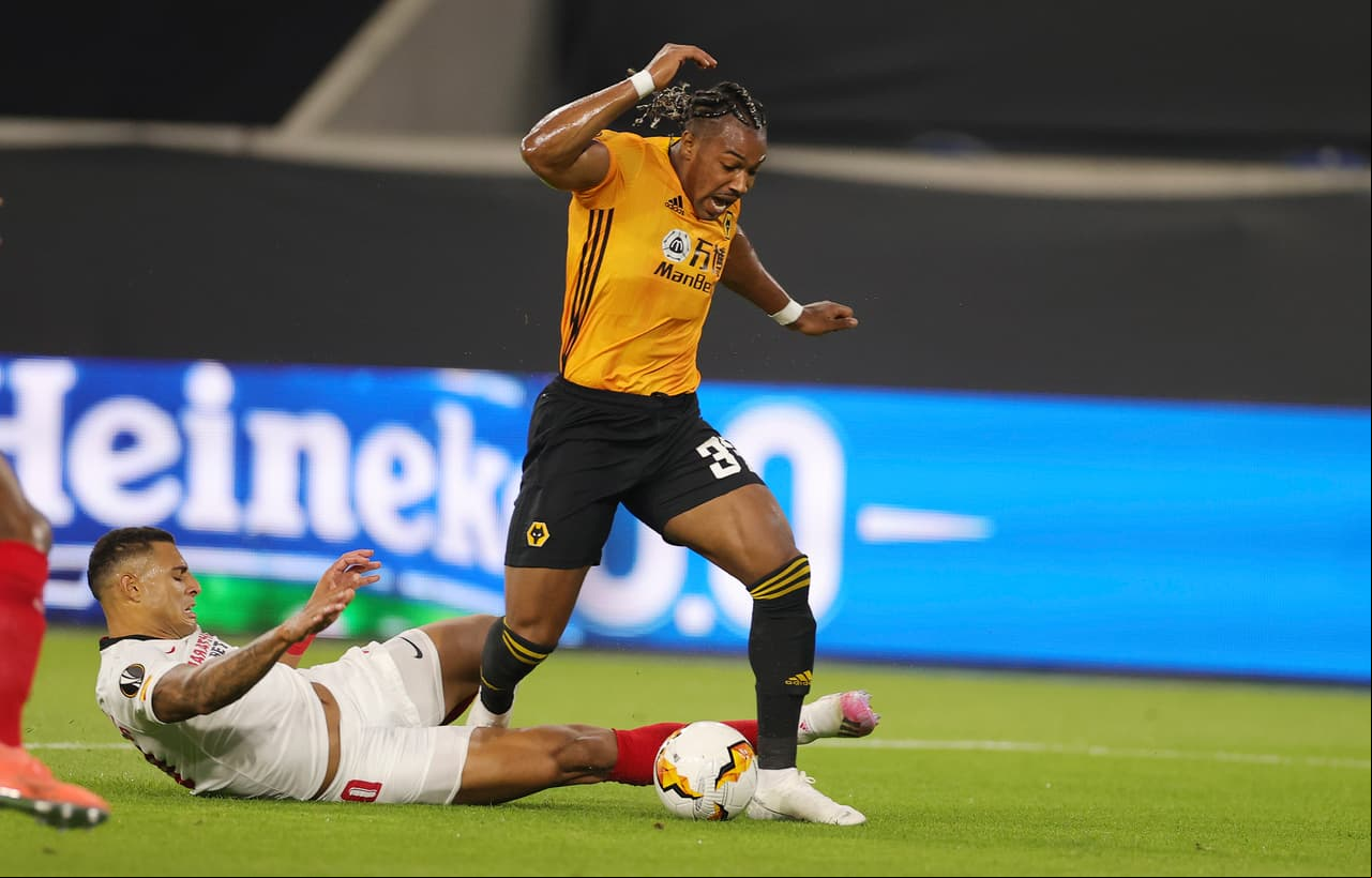 A los 11’ de juego, Adama fue derribado dentro del área y Diego Carlos recibió tarjeta amarilla; se decretó la pena máxima.