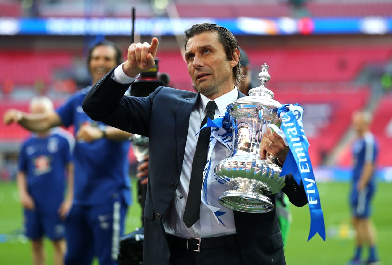 Antonio Conte (Italia): actualmente sin trabajo, después de su salida del Chelsea, tiene suficientes capacidades para llegar al Madrid. Sus pasos por Juve y los 'Blues' han sido exitosos.