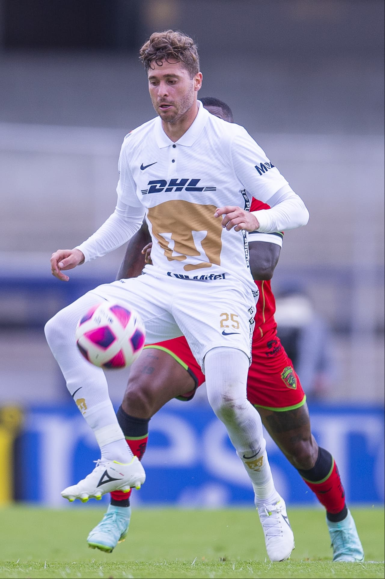 Washington Corozo salvó el partido para los de casa, con anotación ya en minutos extra (90+5') durante el encuentro entre Pumas de la UNAM y los Bravos de Juárez. A inicio, los visitantes anotaron autogol y ponían a los felinos arriba, pero fue anulado tras revisón por fuera de lugar.