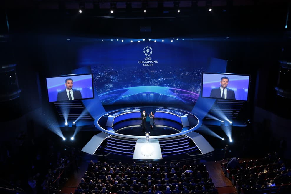En medio de la ceremonia del sorteo de la UEFA Champions League, la organización fue entrengando uno a uno los premios a lo mejor de la temporada 2017/2018.