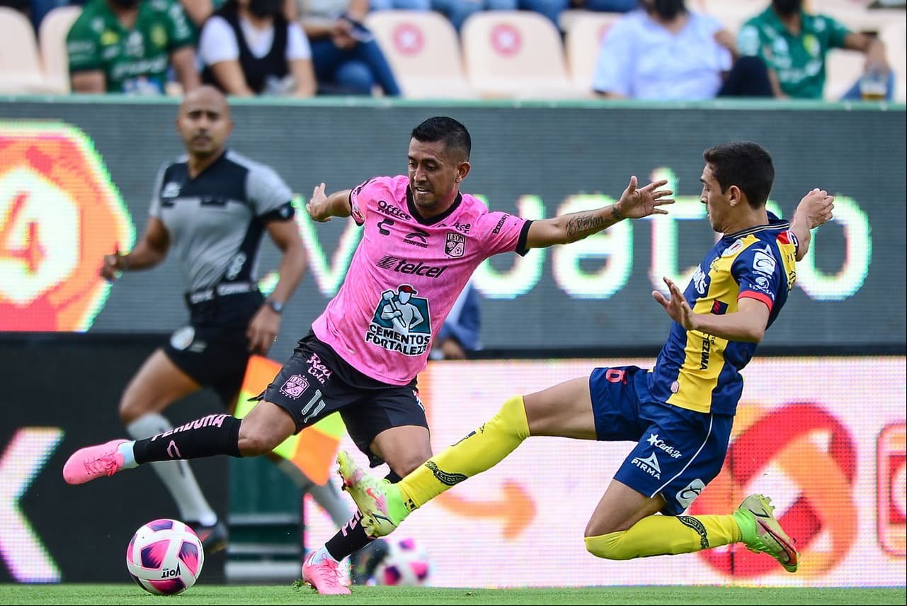 Tras dos tarjetas rojas y un gol anulado con el VAR, León y Atlético San Luis no logran romper el 0-0 y se conforman con el empate.