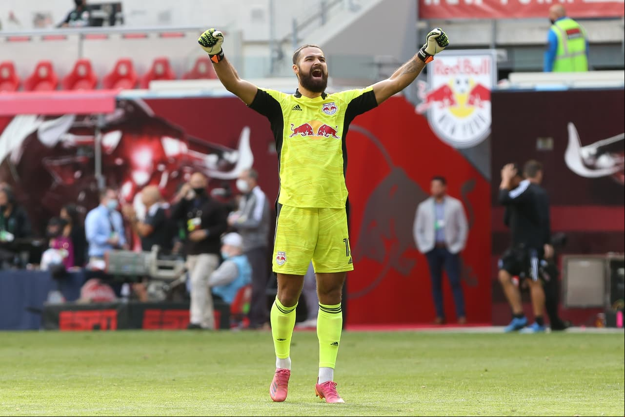 Carlos Coronel hizo un par de grandes atajadas para New York Red Bulls.
<br>
