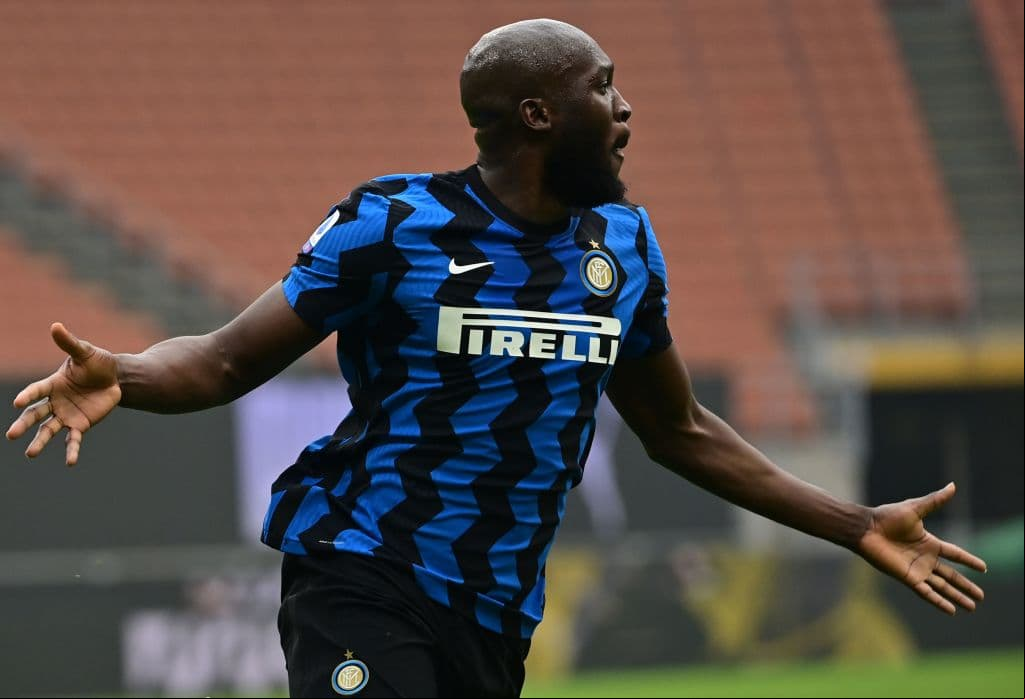 Lautaro Martínez (5’, 57’) salió ‘encendido’ y marcó los primeros dos tantos. Romelu Lukaku (66’) puso la cereza del pastel y anotó el tercero para los visitantes. En sus siguientes compromisos, Milan se medirá a Estrella Roja en la vuelta de dieciseisavos de Final de la Europa League a media semana; Inter recibirá al Genoa en la Serie A.