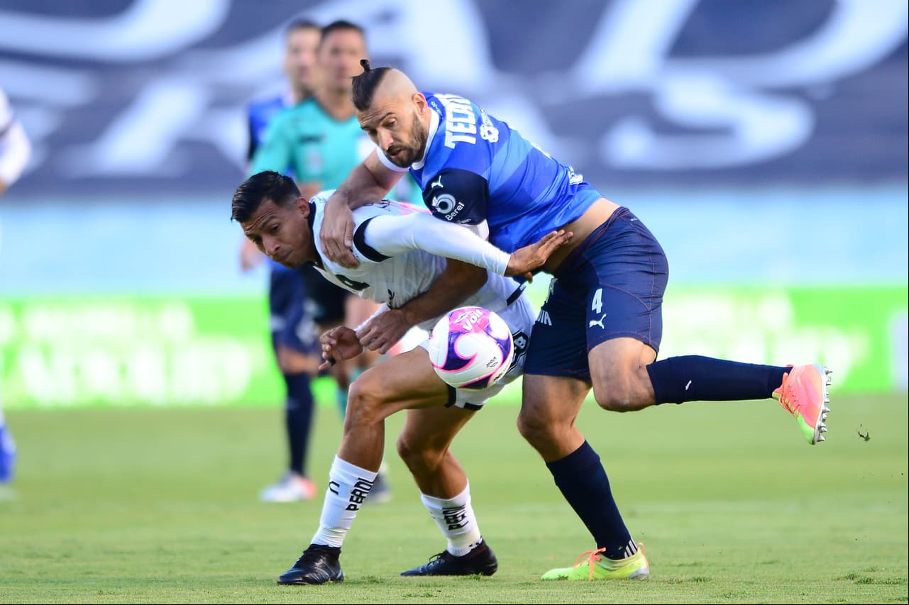 Kevin Ramírez responde para los Gallos y empatan el partido al minuto 88.