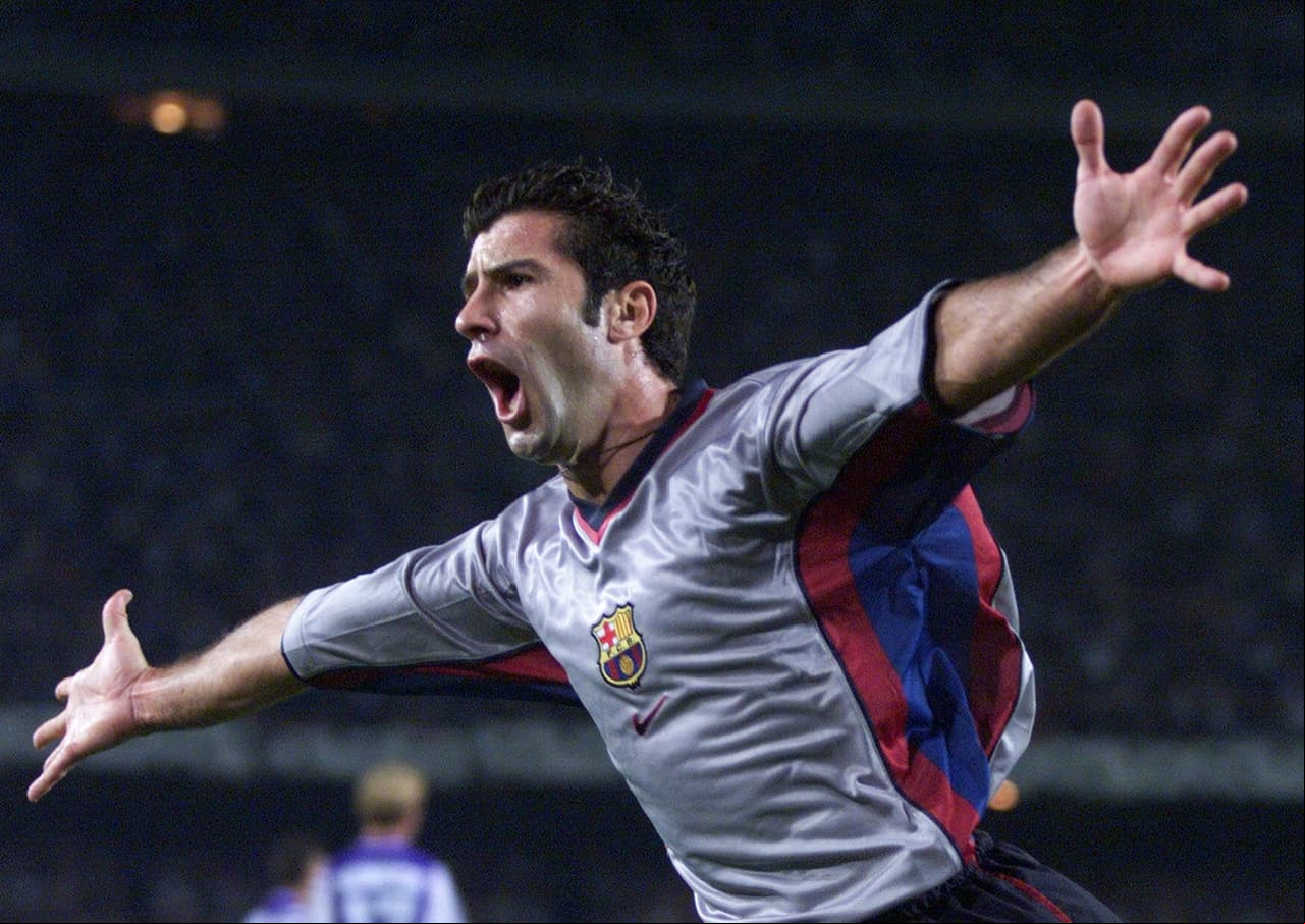 El portugués Luis Figo fue una de las grandes figuras e ídolos del Barcelona de España, equipo con el que incluso fue campeón de Liga de España.