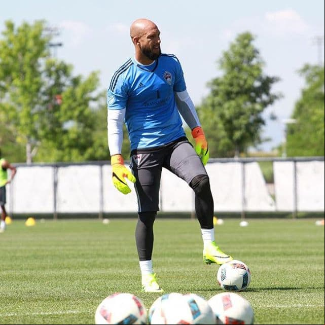 Tim Howard entrena con Colorado Rapids