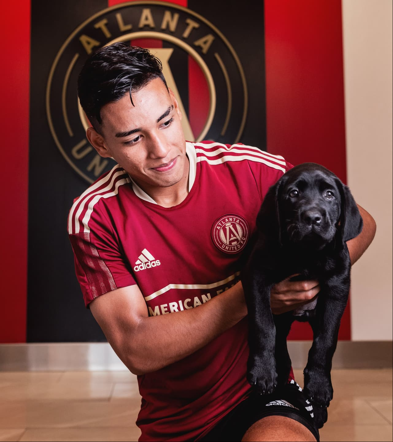Durante su año de estadía en Atlanta, King será entrenado en la ciudad, y finalizará la fase de aprendizaje en la sede de America’s VetDogs en Smithtown, Nueva York.
<br>