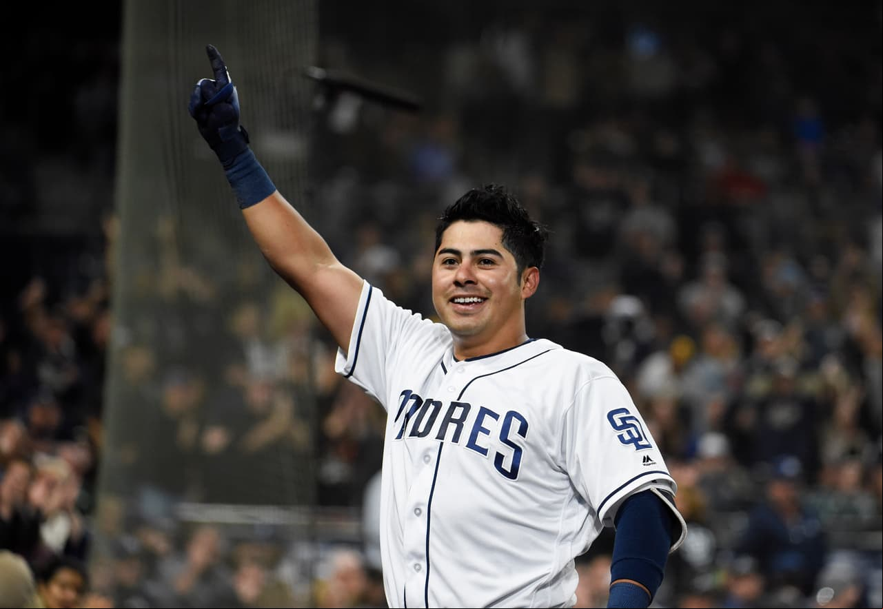 El mexicano Christian Villanueva conectó tres HR’s en triunfo de Padres