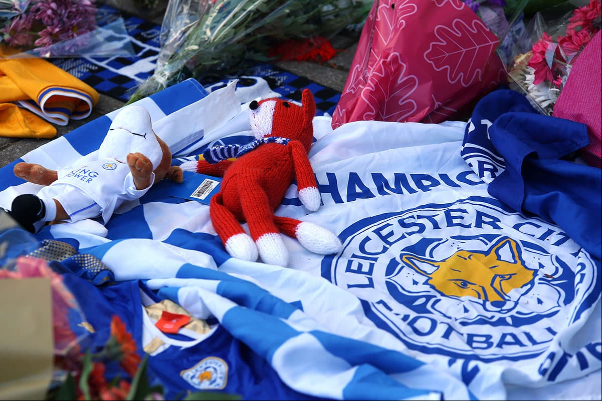 Los 'Zorros' fueron campeones de la Premier League en la temporada 2015-2016 con el técnico Claudio Ranieri y con el presidente Vichai Srivaddhanaprabha.