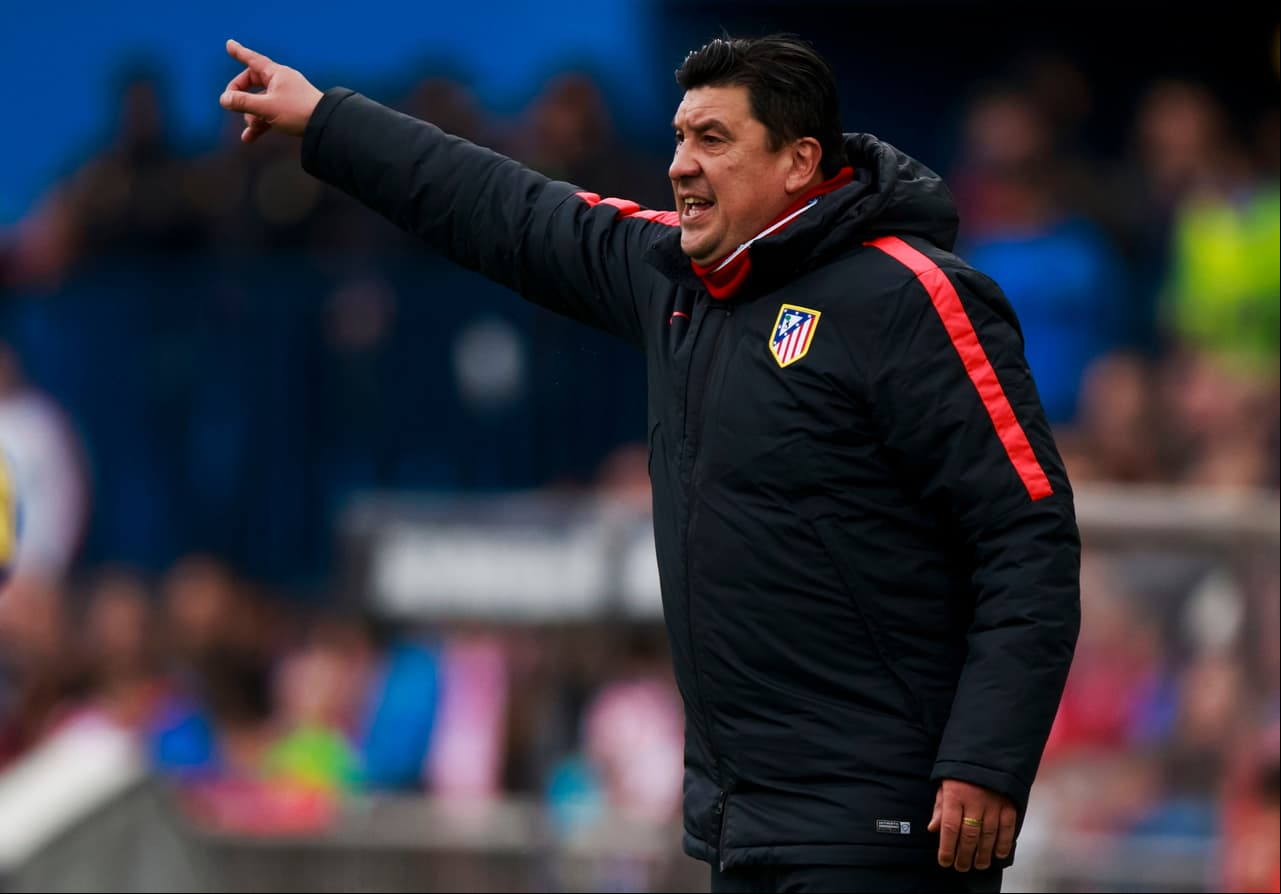Como técnico del Chelsea, Mourinho tuvo una diferencia con el banquillo técnico del Atlético de Madrid. Allí, el asistente Germán Burgos amenazó al portugués de golpearlo. "Yo no soy Tito, yo te arranco la cabeza", le dijo.