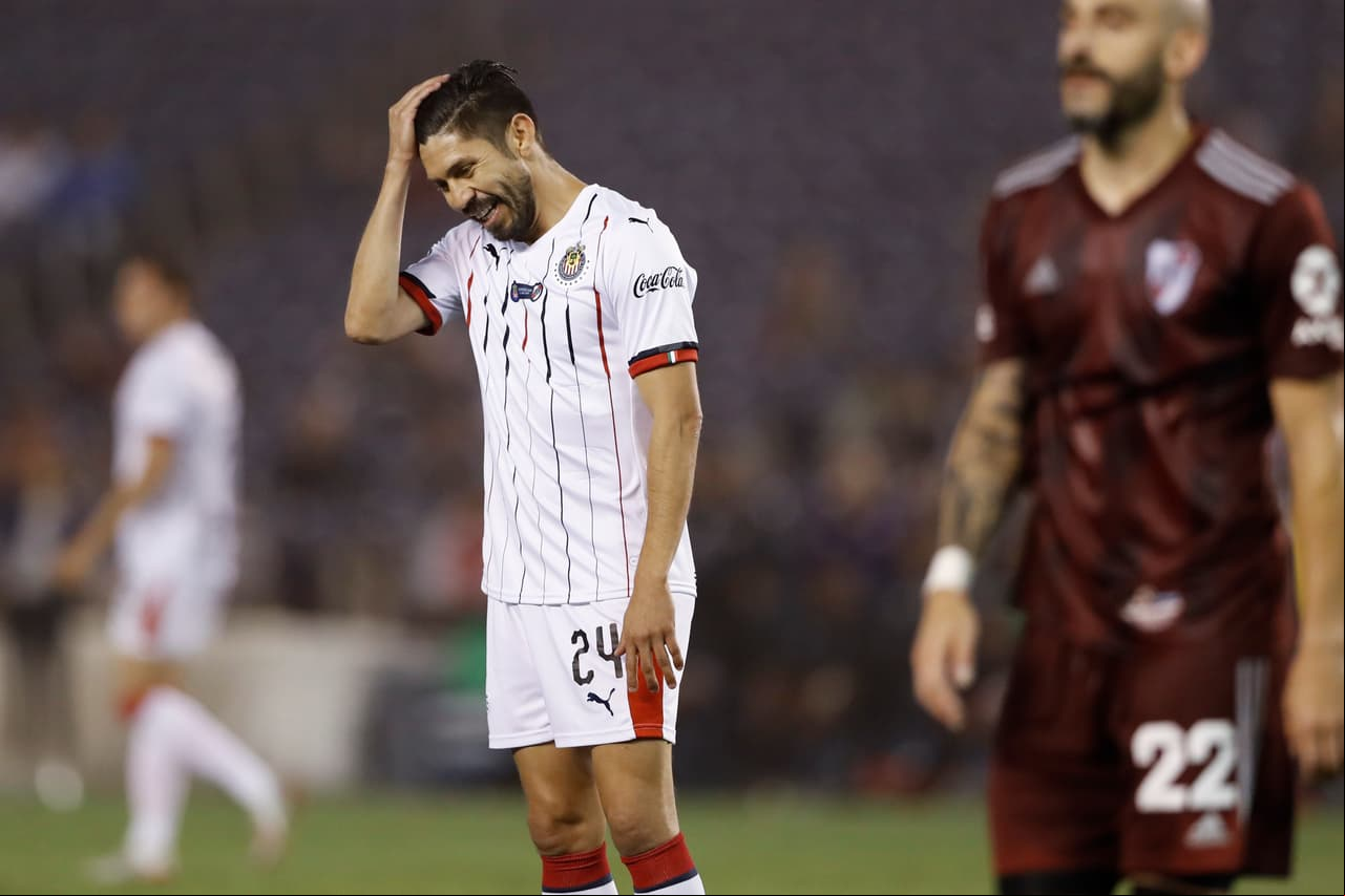 Juraron amor eterno y al final le dieron un ‘beso’ al equipo que juraban amor eterno para irse con el odiado rival: Hugo Sánchez, Luis Figo, Oribe Peralta… Te decimos quiénes son los ‘Judas del futbol’.