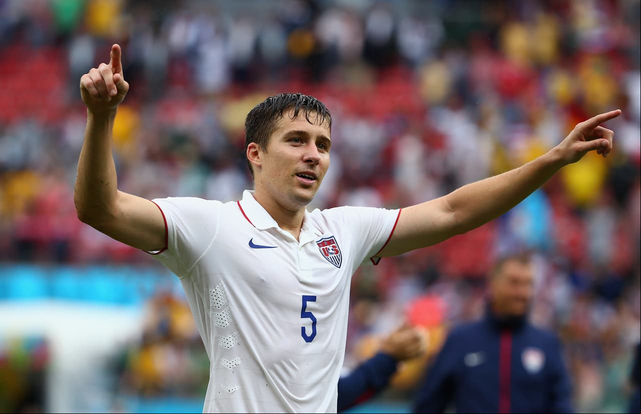 Matt Besler. Posición: Defensor. Edad: 29 años. Club: Sporting Kansas City (MLS). Veces seleccionado: 31. Descripción: Defensor experimentado, rudo en la marcación personal, en ocasiones realiza faltas tácticas pero siempre en el afán de que el asedio de los rivales se vea mermado.