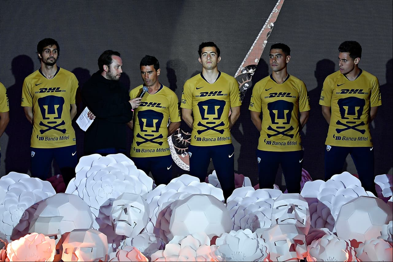 Pumas espera que esta playera sea un amuleto para llegar al liderato, al que podría llegar si vence a Cruz Azul y América y Santos pierden.