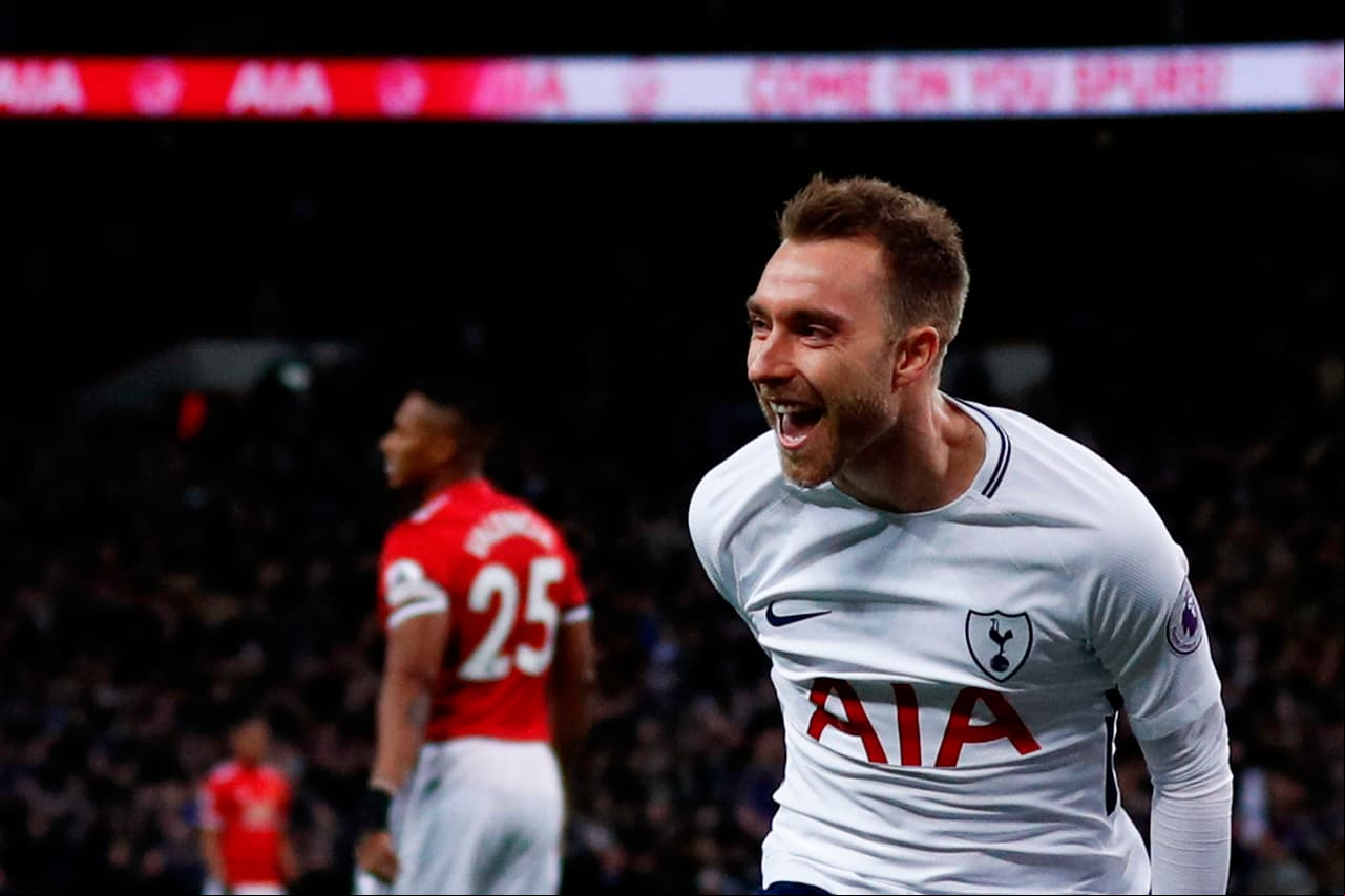 Tras el silbatazo inicial, mandaron un balón largo al área, en un enredo le quedó al danés y este definió solo ante el portero David De Gea.