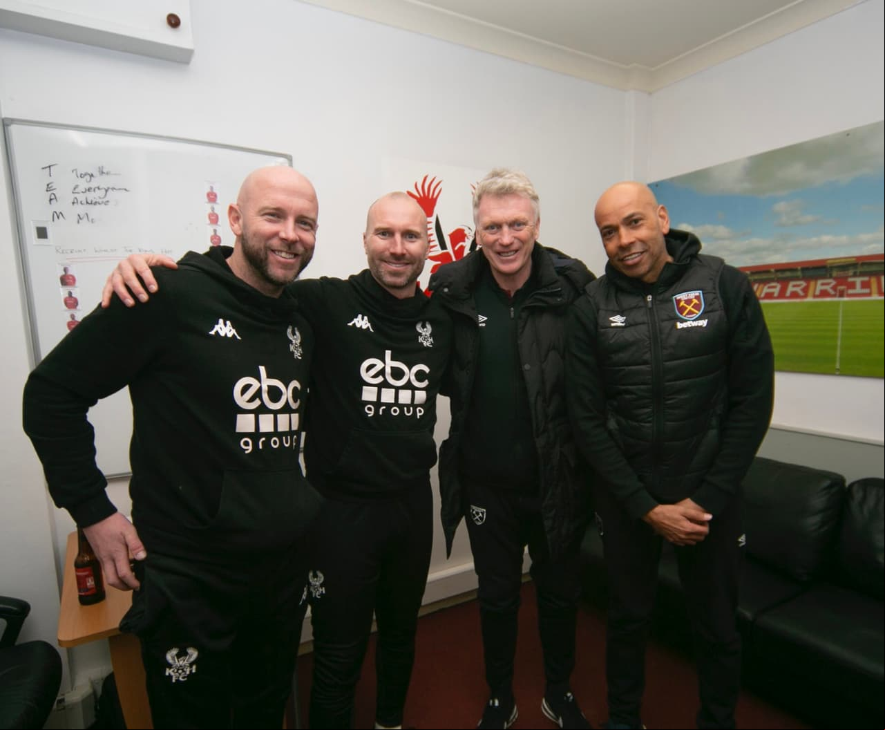 David Moyes se toma unas cervezas tras triunfo del West Ham en la FA Cup