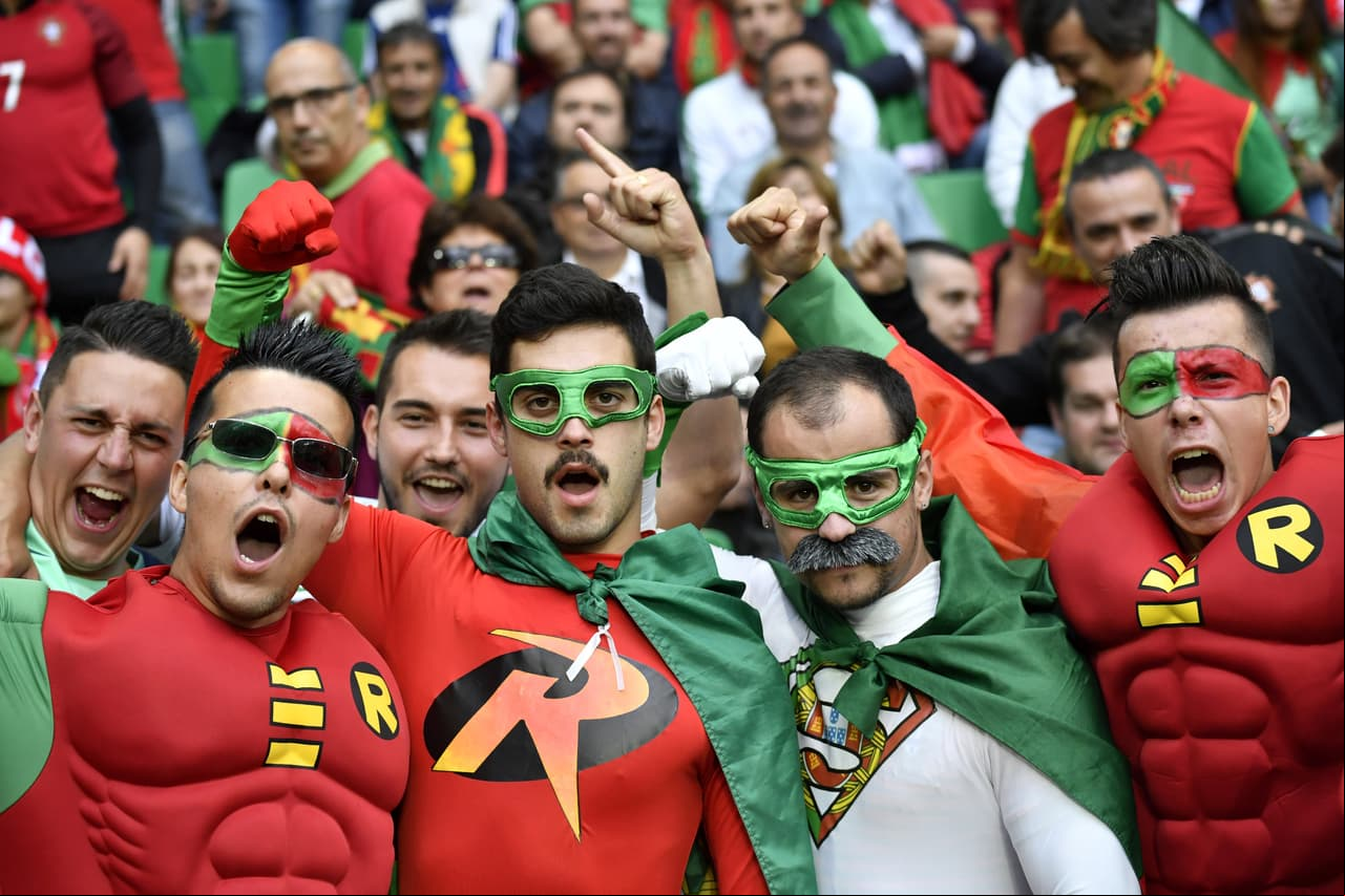 Superhéroes en la Eurocopa.