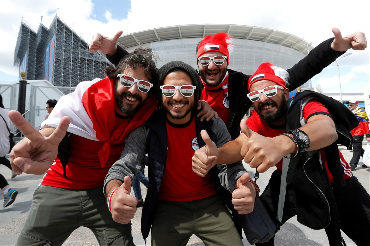 La buena onda estaba presente en ambas aficiones. Muchos llegaron en grupo de amigos para vivir un debut mundialista soñado.