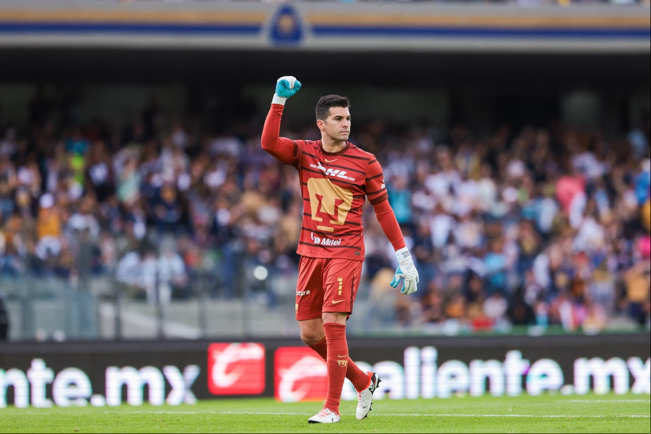 Julio González dice adiós a Pumas de manera emotiva 