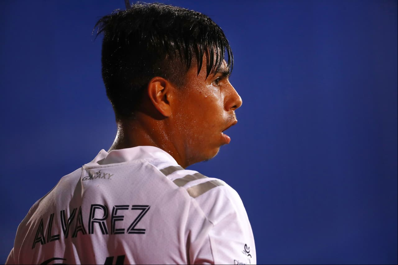 Efraín Álvarez, figura de LA Galaxy